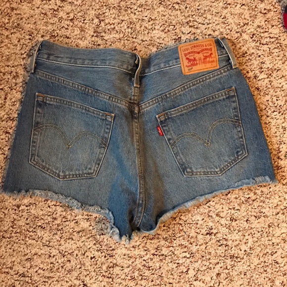 Vintage Levi Jean Short Cut Off - Picture 2 of 4